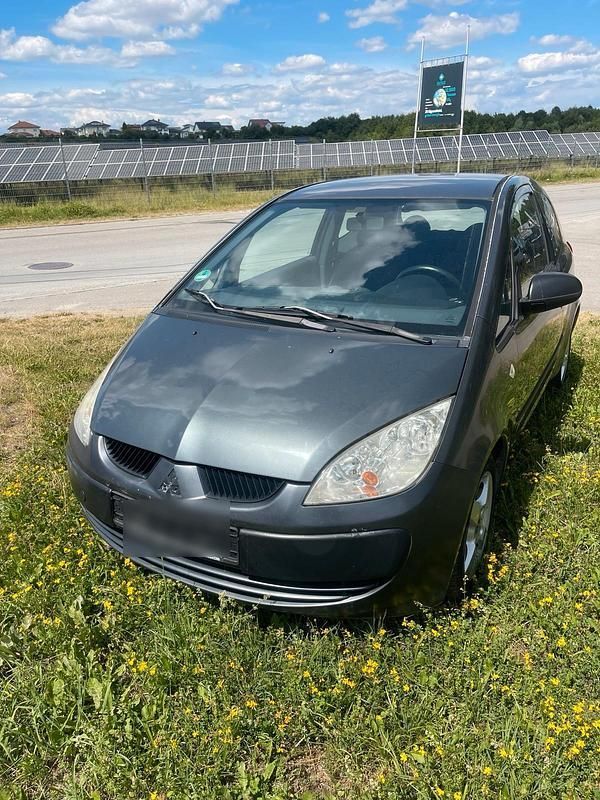 Grau Gebraucht 2006 Mitsubishi Colt Kleinwagen | 700 € - Bild 1/4