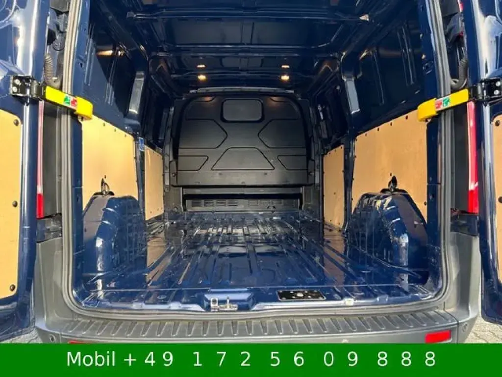 Gebraucht Ford Transit Custom Trend 131 PS (96 kW) 2017 Blazerblau Van