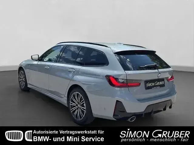 Gebraucht BMW 330e M Sport 292 PS (214 kW) 2025 Grau Kombi