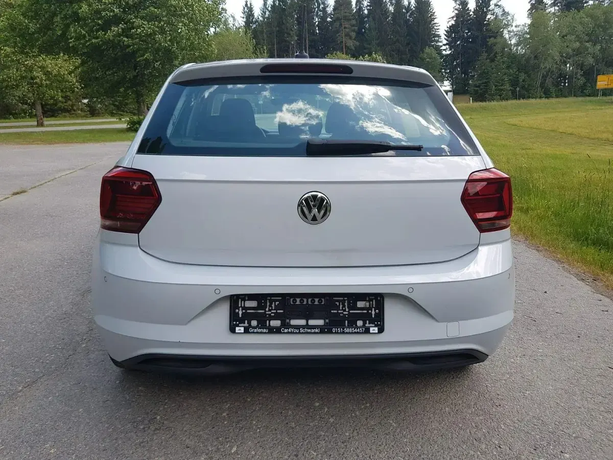 Gebraucht VW Polo Comfortline 95 PS (69 kW) 2019 Silber Kleinwagen