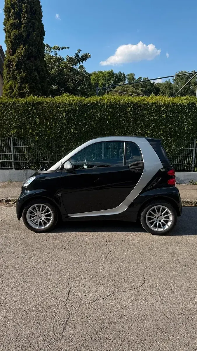 Gebraucht Smart ForTwo Coupé 71 PS (52 kW) 2011 Schwarz Coupé