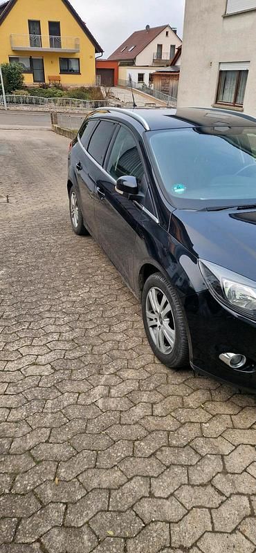 Gebraucht Ford Focus 125 PS (91 kW) 2011 Schwarz Kombi