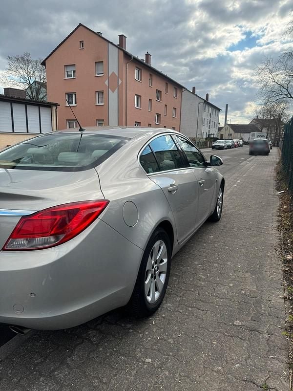 Gebraucht Opel Insignia 220 PS (161 kW) 2010 Silber Limousine