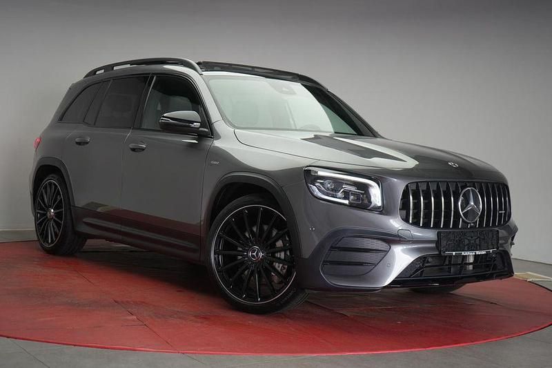 Grau Gebraucht 2022 Mercedes GLB35 AMG SUV | 45.990 € (Fairer Preis) - Bild 1/4