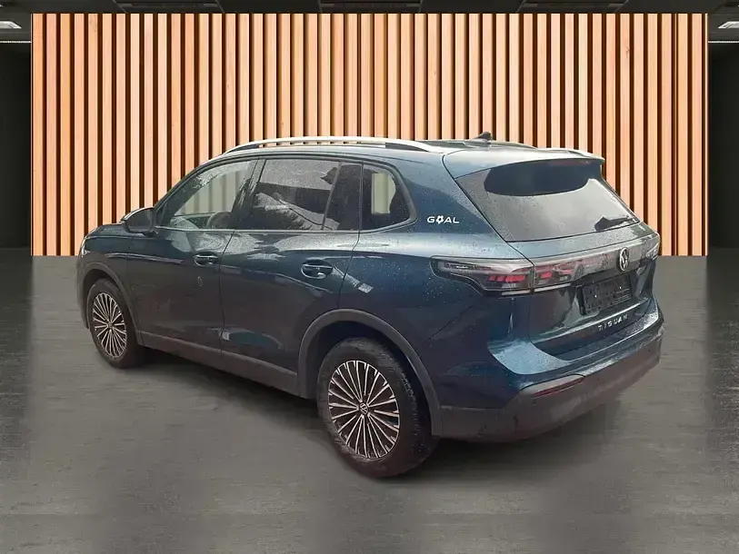 Gebraucht VW Tiguan Goal 150 PS (110 kW) 2025 Night shade blue SUV
