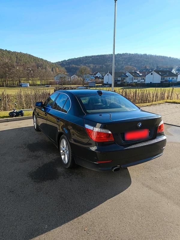 Gebraucht BMW 520 177 PS (130 kW) 2007 Schwarz Limousine