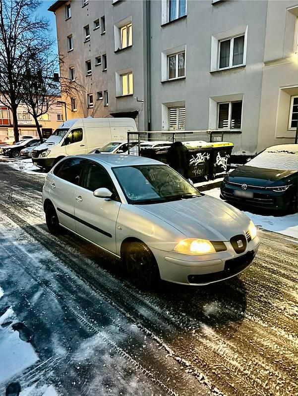 Używany Seat Ibiza 75 KM (55 kW) 2007 Andere farben Hatchback