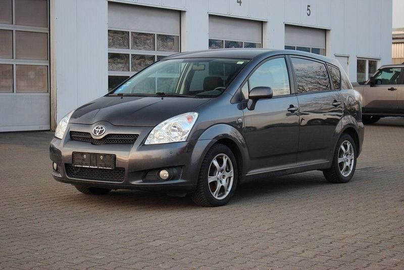 Gebraucht Toyota Corolla Verso Team 136 PS (100 kW) 2009 Grau Van / Kleinbus