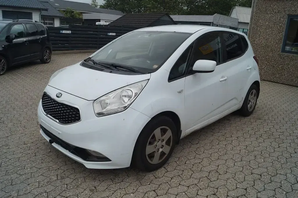 Gebraucht Kia Venga Attract 90 PS (66 kW) 2018 Weiß Kleinwagen