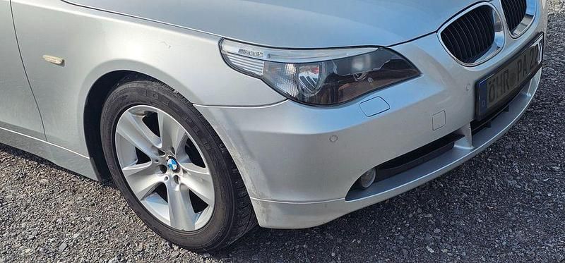 Gebraucht BMW 523 177 PS (130 kW) 2005 Silber Limousine