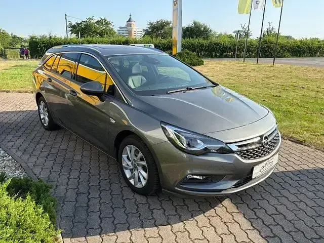 Gebraucht Opel Astra 136 PS (100 kW) 2019 Grau Kombi