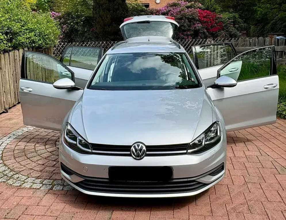 Gebraucht VW Golf VII Trendline 116 PS (85 kW) 2020 Silber Kombi