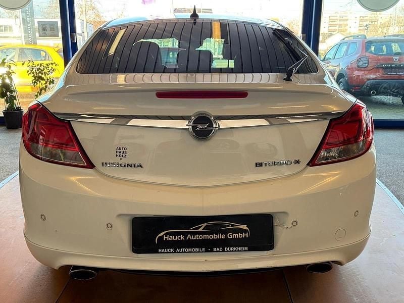 Gebraucht Opel Insignia Sport 194 PS (142 kW) 2012 Weiß Limousine