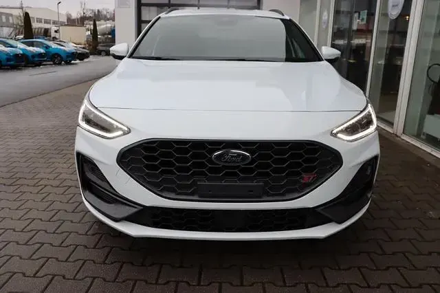 Neu Ford Focus ST 280 PS (205 kW) 2026 Frozen white Kombi