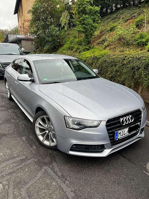 Silber Gebraucht 2015 Audi A5 S-Line Coupé | 12.500 € (Fairer Preis) - Bild 1/4