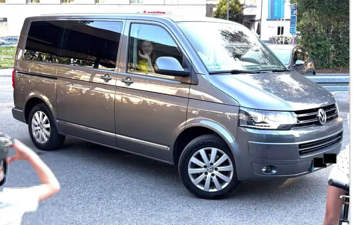 Gebraucht VW Multivan 140 PS (102 kW) 2014 Grau Van / Kleinbus