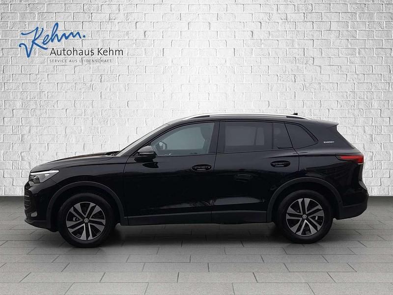 Neu VW Tiguan Life 150 PS (110 kW) 2026 Grenadillschwarz metallic SUV