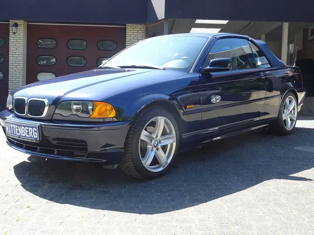 Gebraucht BMW 318 Sport Line 143 PS (105 kW) 2002 Blau Cabrio