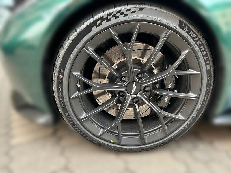 Neu Aston Martin V8 Vantage 680 PS (500 kW) 2026 Grün Cabrio