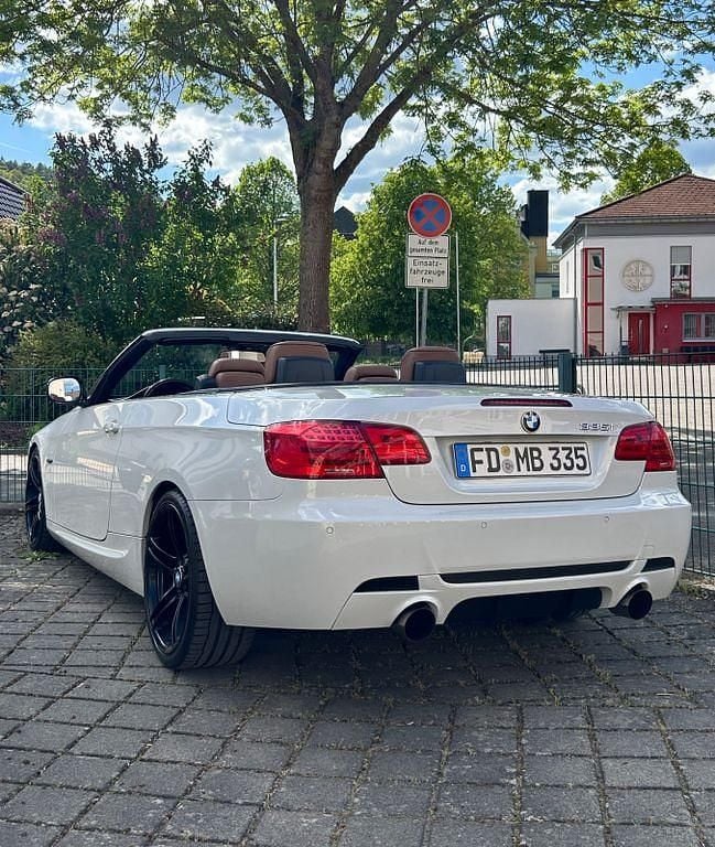 Weiß Gebraucht 2012 BMW 335 Cabriolet M Sport Cabrio | 16.990 € (Fairer Preis) - Bild 1/4