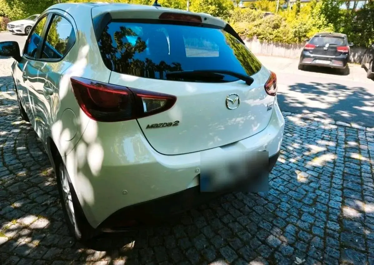Gebraucht Mazda 2 Edition 95 PS (69 kW) 2015 Weiß Kleinwagen