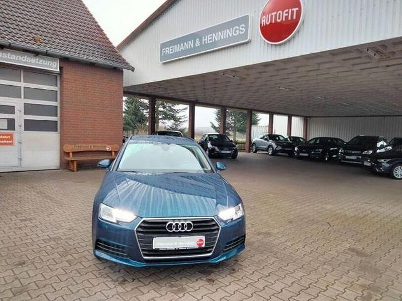 Andere Gebraucht 2017 Audi A4 Basis Limousine | 18.900 € (Fairer Preis) - Bild 1/4