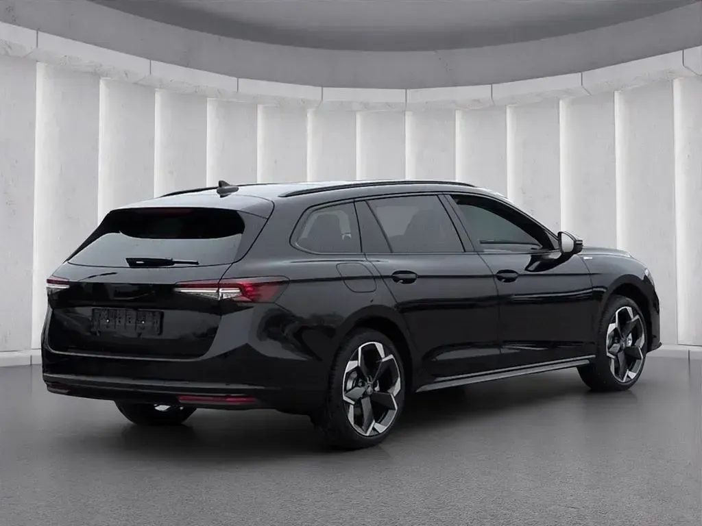 Neu Skoda Superb SportLine 204 PS (150 kW) 2026 Grau Kombi