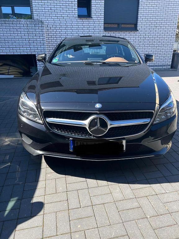 Schwarz Gebraucht 2015 Mercedes CLS350 Shooting Brake Kombi | 14.900 € (Fairer Preis) - Bild 1/4