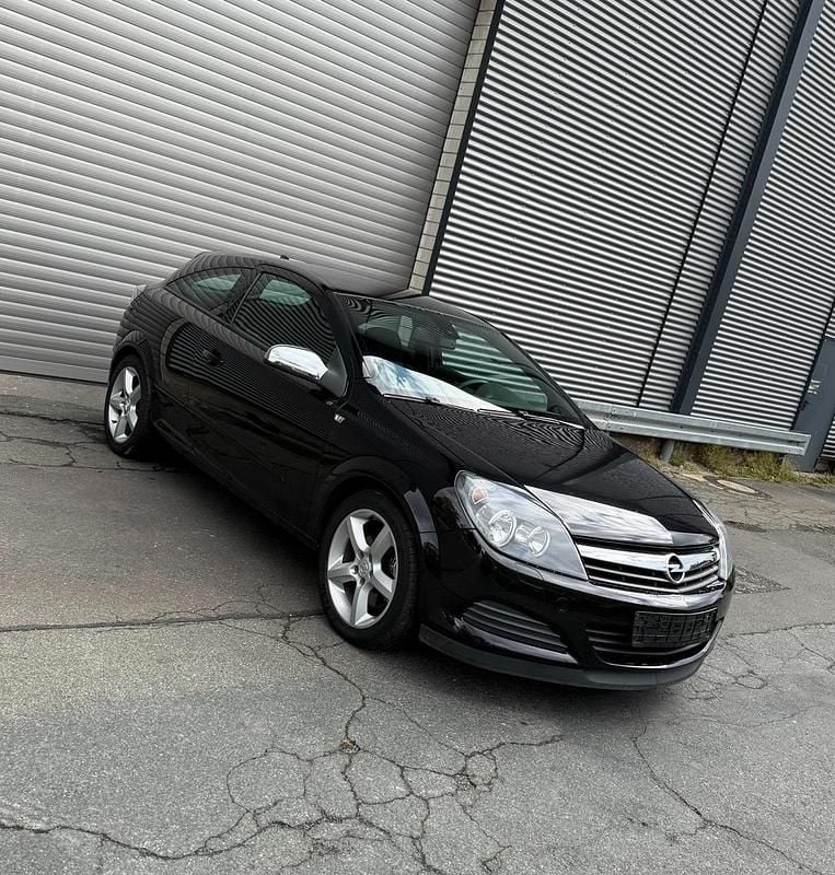 Schwarz Gebraucht 2006 Opel Astra GTC Sport Coupé | 2.500 € (Guter Preis) - Bild 1/4