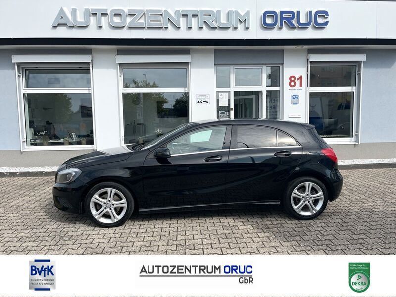 Kosmosschwarz Gebraucht 2013 Mercedes A180 Urban Limousine | 8.490 € (Fairer Preis) - Bild 1/4