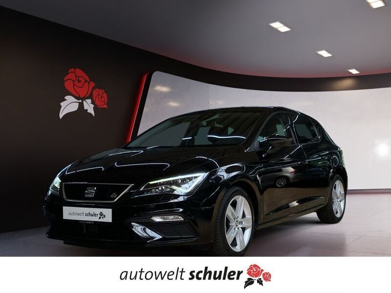 Mitternachtsschwarz (metallic) Gebraucht 2019 Seat Leon FR Limousine | 17.250 € (Fairer Preis) - Bild 1/4