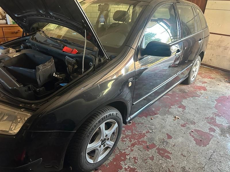 Schwarz Gebraucht 2001 Skoda Fabia Cabrio | 600 € (Fairer Preis) - Bild 1/4