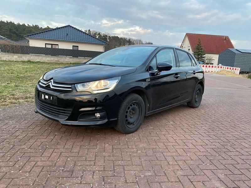 Schwarz Gebraucht 2018 Citroën C4 Limousine | 6.390 € (Guter Preis) - Bild 1/4