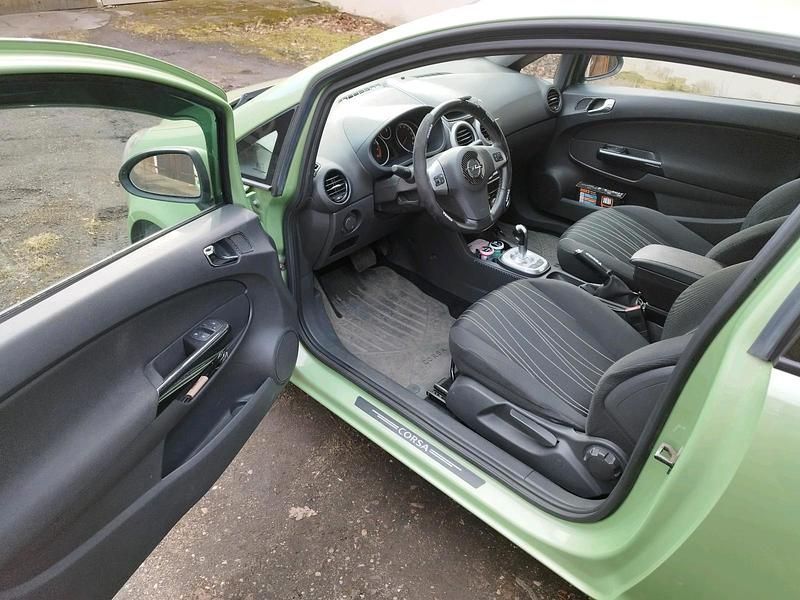 Gebraucht Opel Corsa 80 PS (58 kW) 2009 Grün Kleinwagen