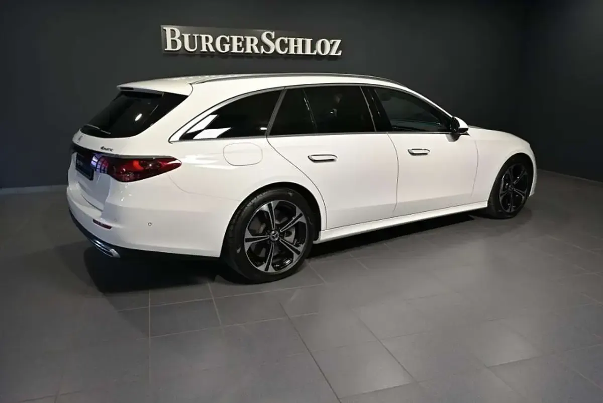 Gebraucht Mercedes E300 Avantgarde 197 PS (144 kW) 2024 Weiß unilack polarweiß Kombi