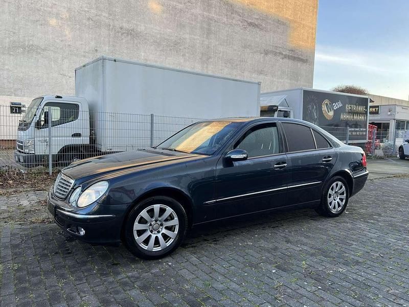 Gebraucht Mercedes E320 Elegance 224 PS (164 kW) 2003 Schwarz Limousine
