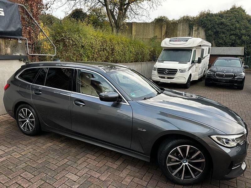 Gebraucht BMW 330e M Sport 252 PS (185 kW) 2021 Grau Limousine