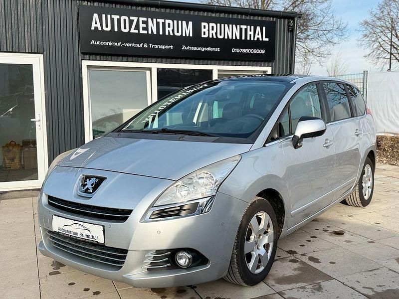 Silber Gebraucht 2013 Peugeot 5008 Business-Line Van / Kleinbus | 4.990 € (Guter Preis) - Bild 1/4