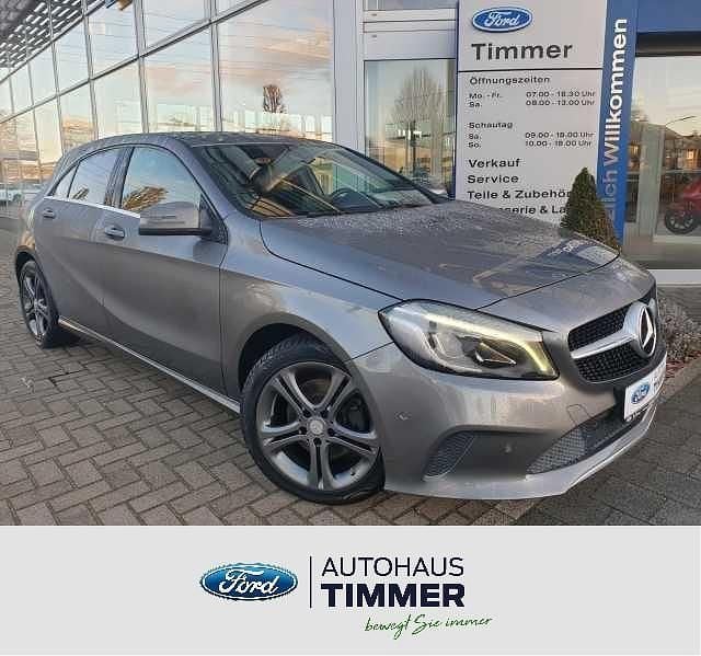 Gebraucht Mercedes A200 Urban 136 PS (100 kW) 2017 Mountaingrau metallic Limousine