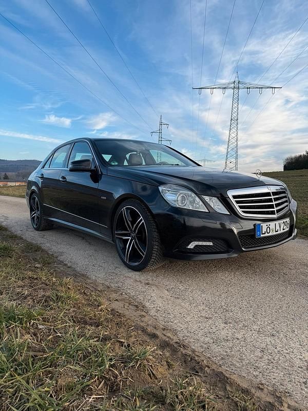 Gebraucht Mercedes E350 231 PS (169 kW) 2009 Schwarz Limousine