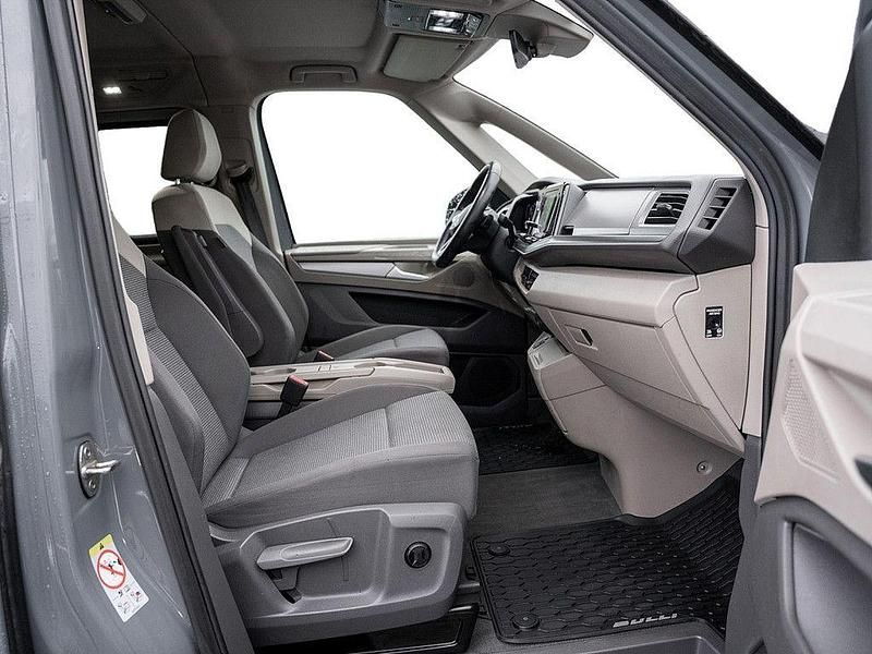 Gebraucht VW Multivan Life 204 PS (150 kW) 2023 Grau Van