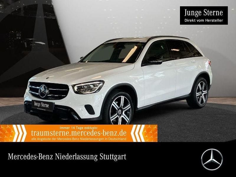Weiß Gebraucht 2021 Mercedes GLC300 Night SUV | 33.890 € (Guter Preis) - Bild 1/3