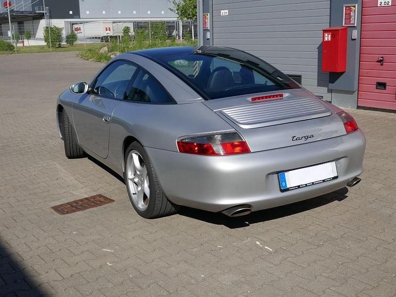 Second-hand Porsche 996 320 CP (235 kW) 2001 Argintiu Cabrio