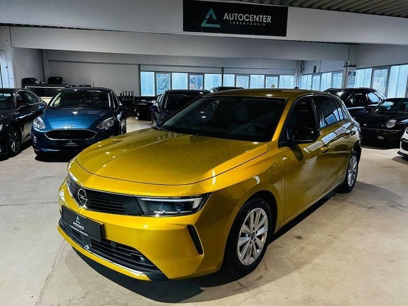 Gelb Gebraucht 2022 Opel Astra Edition Limousine | 17.990 € (Guter Preis) - Bild 1/4