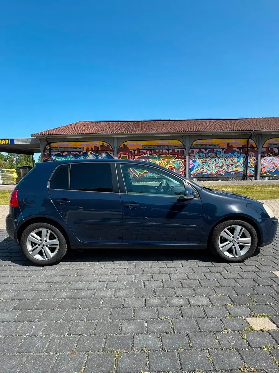 Gebraucht VW Golf IV 101 PS (74 kW) 2005 Blau Limousine