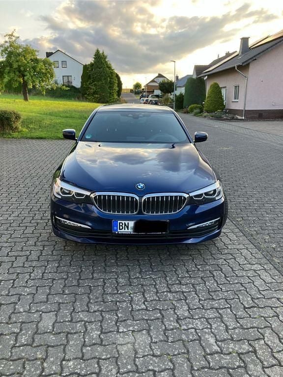 Blau Gebraucht 2017 BMW 520 Efficient Dynamics Limousine | 17.200 € (Guter Preis) - Bild 1/4