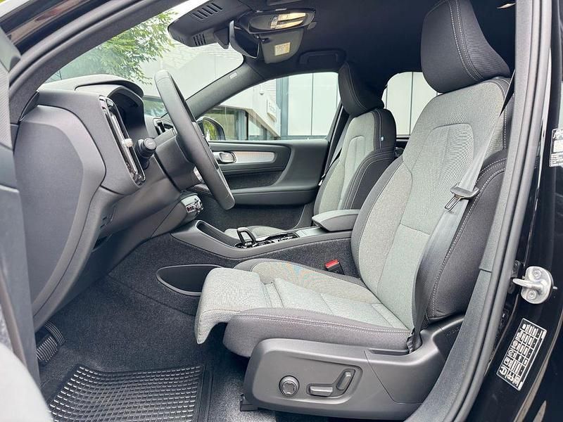 Gebraucht Volvo XC40 Plus 163 PS (119 kW) 2025 Schwarz SUV