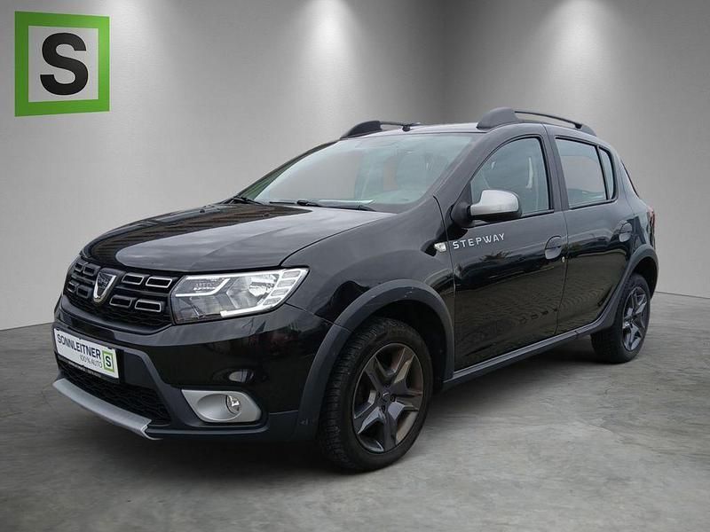 Schwarz Gebraucht 2017 Dacia Sandero Celebration Kleinwagen | 8.890 € (Fairer Preis) - Bild 1/4