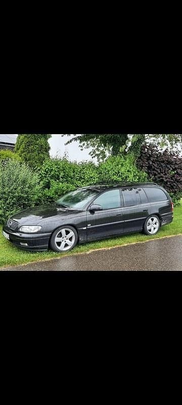 Schwarz Gebraucht 2001 Opel Omega Design Edition Kombi | 3.000 € - Bild 1/4