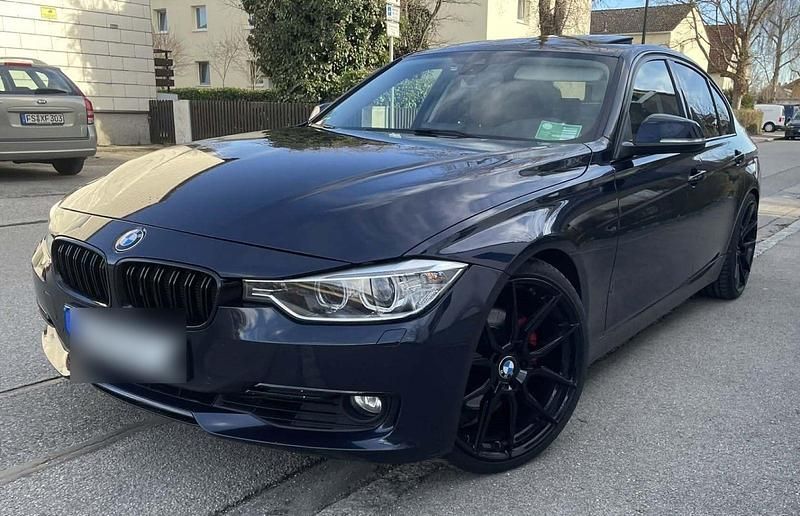 Gebraucht BMW 330 Luxury Line 258 PS (189 kW) 2014 Blau Limousine